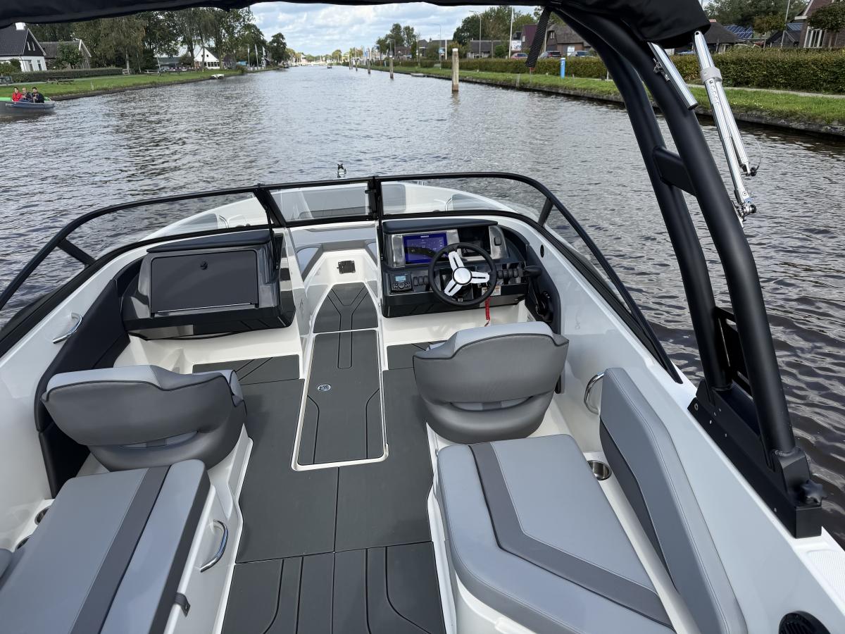Bayliner V22i Te koop bij Bomert watersport Giethoorn