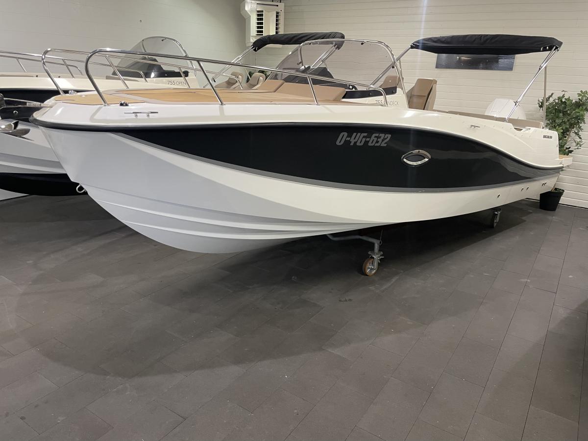 Te koop Quicksilver  755 Sundeck Sportcruisers | Bomert Watersport