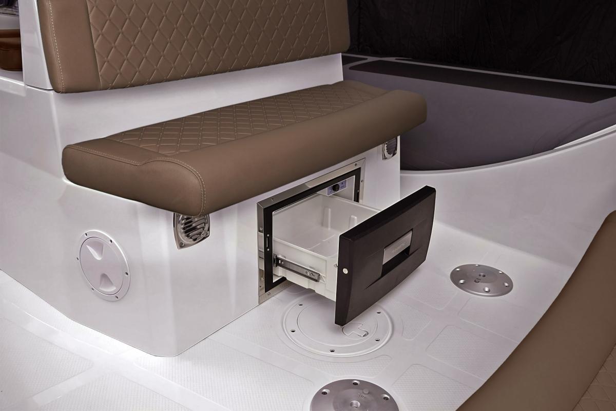 BRIG Eagle 8 Te koop bij Bomert watersport Giethoorn