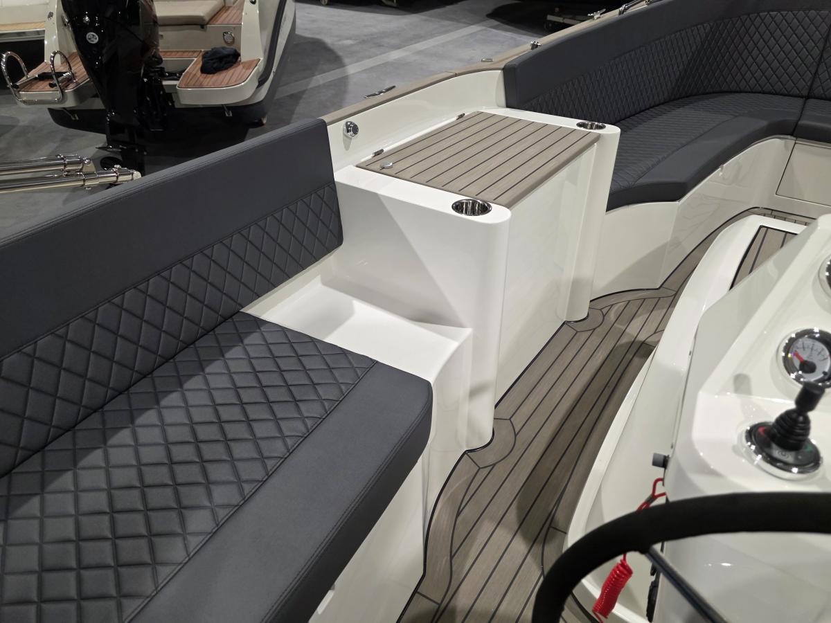 Antaris Sixty7 Te koop bij Bomert watersport Giethoorn