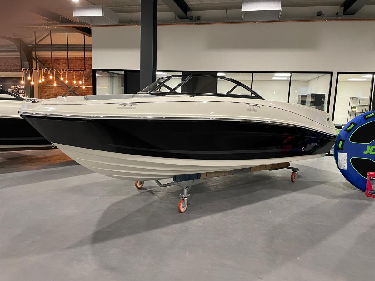 Bayliner VR5  Te koop bij Bomert watersport Giethoorn