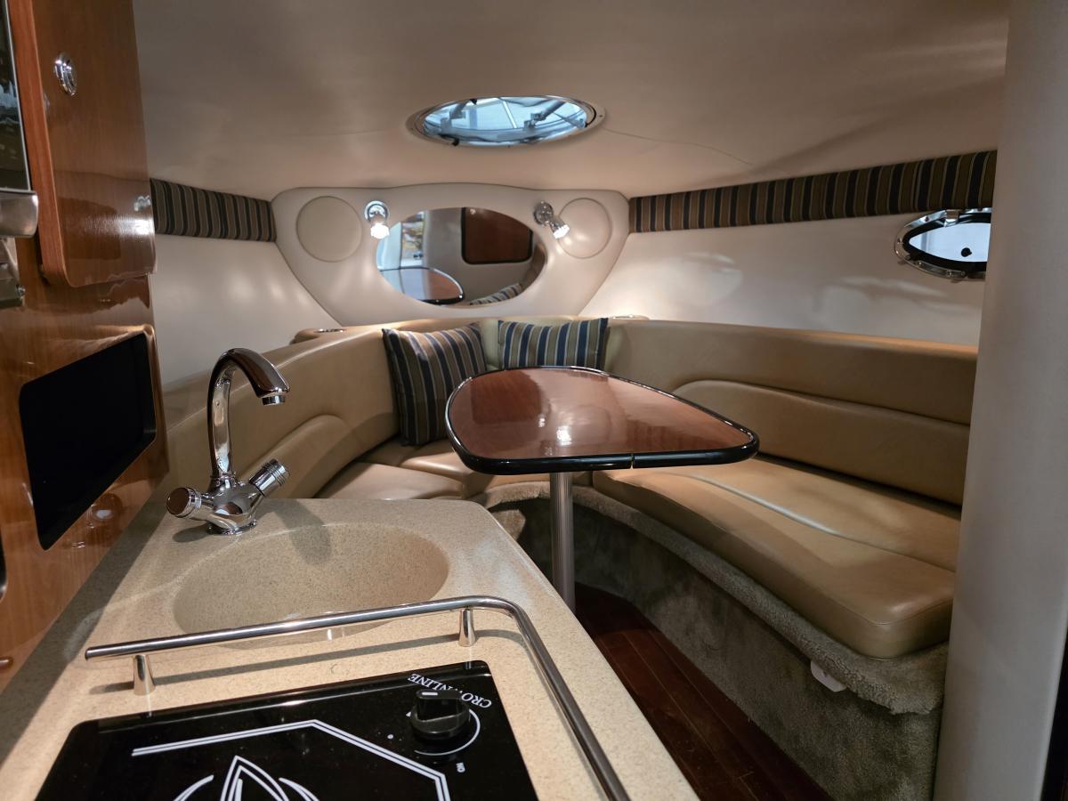 Crownline 264 CR Te koop bij Bomert watersport Giethoorn