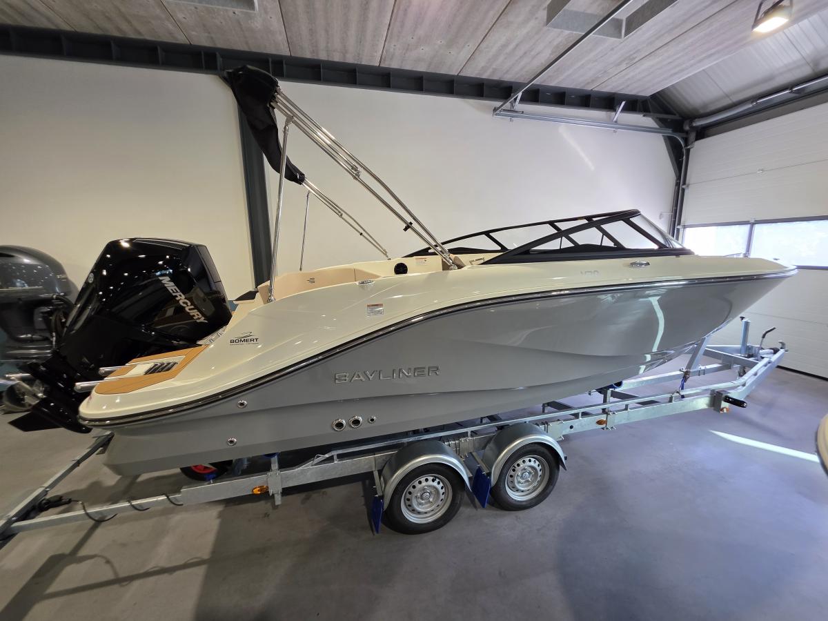 Bayliner V20 Outboard Te koop bij Bomert watersport Giethoorn