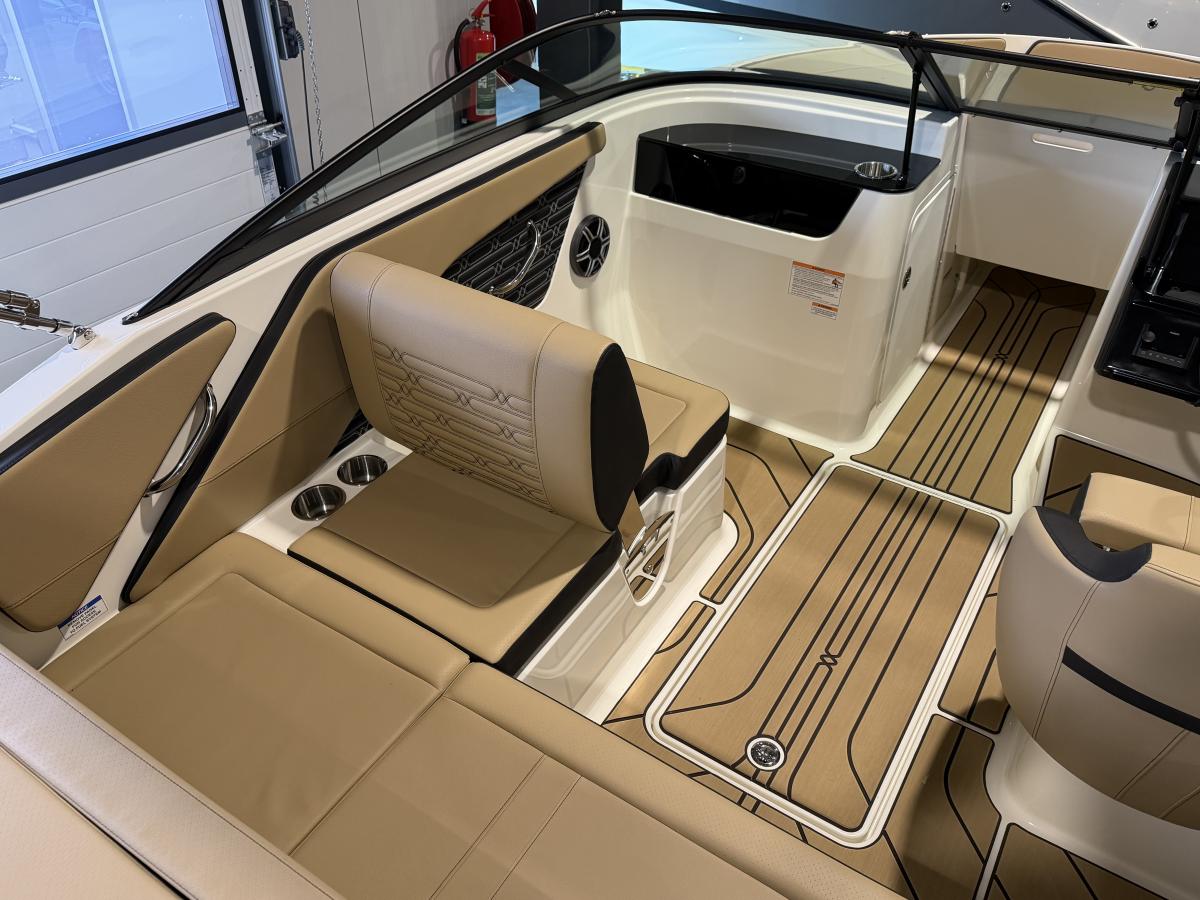 Sea Ray SPX 190 Te koop bij Bomert watersport Giethoorn