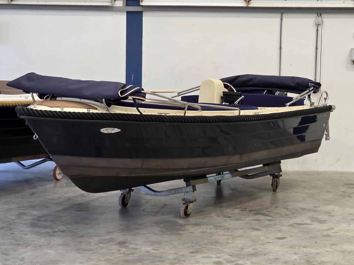 RioMar 470 Te koop bij Bomert watersport Giethoorn